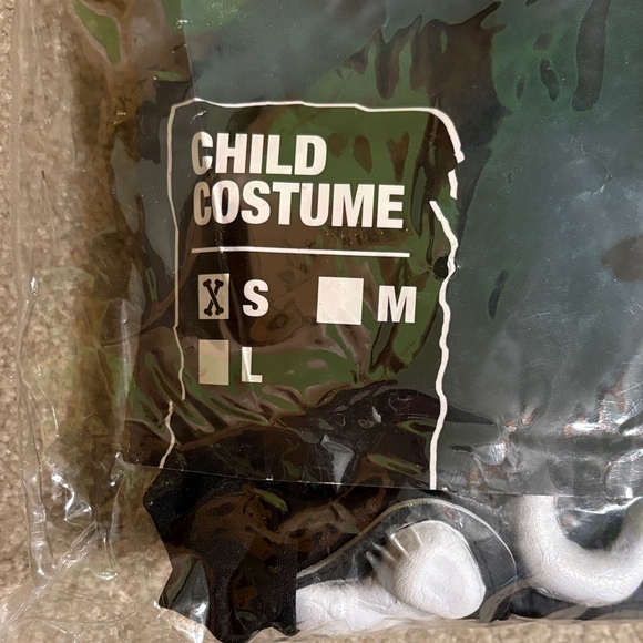 NWT Spooktacular Creations Fierce 3D Skeleton Halloween Costume Kids Sz (5-7 yr) - Picture 8 of 10